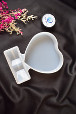 Load image into Gallery viewer, 5 Inch Heart Shaped With Stand Mould
